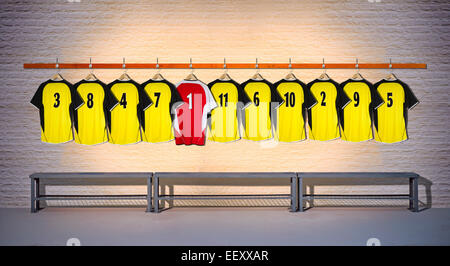 Ligne de maillots de football jaune Banque D'Images