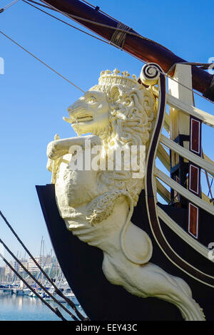 Santisima Trinidad replica, navire de guerre amarré galleon dans le port d'Alicante, Espagne Banque D'Images