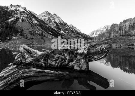 Maroon Bells noir et blanc Banque D'Images