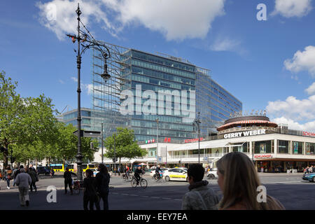 Berlin, Allemagne, les passants sur le Kurfürstendamm Banque D'Images