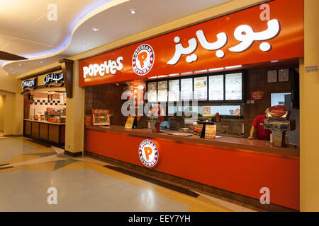 Popeyes fast food restaurant dans le centre commercial Al Kout au Koweït Banque D'Images