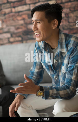 Cheerful man laughing Banque D'Images