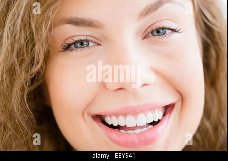 Portrait of attractive woman Banque D'Images