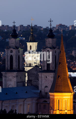 La Lituanie, Kaunas, Vytautas' Grande Église, l'église de Saint François Xavier et l'hôtel de ville Banque D'Images