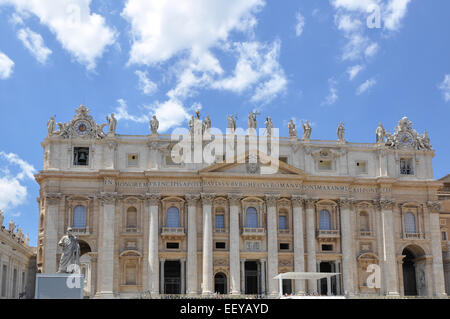 De l'extérieur de la Basilique Saint Pierre square, Rome Italie Banque D'Images