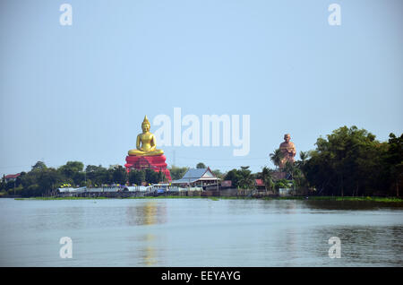 Temple Wat Bot Chao Phraya à Riverside à Pathum Thani Thaïlande Banque D'Images