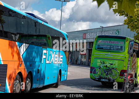 Berlin, Allemagne, arrêt pour les bus longue distance à la Berlin SÃ¼dkreuz Banque D'Images