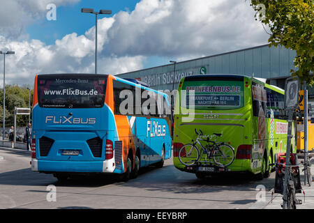 Berlin, Allemagne, arrêt pour les bus longue distance à la Berlin SÃ¼dkreuz Banque D'Images