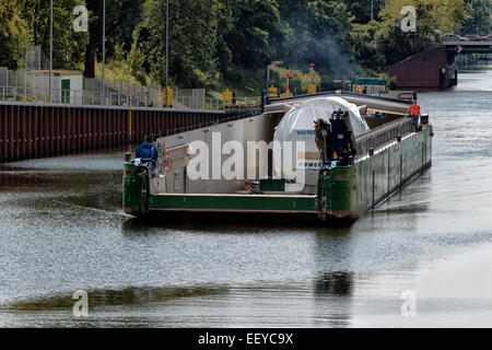 Berlin, Allemagne, une turbine à gaz de Siemens sur l'BEHALA-Schwergutshuttle Banque D'Images