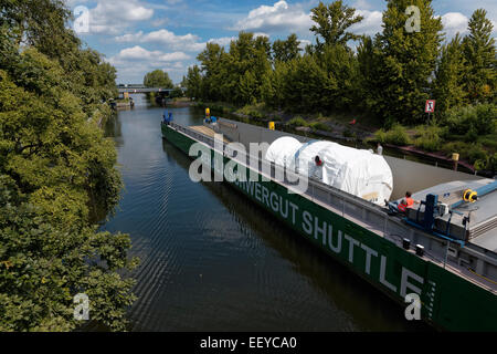 Berlin, Allemagne, une turbine à gaz de Siemens sur l'BEHALA-Schwergutshuttle Banque D'Images