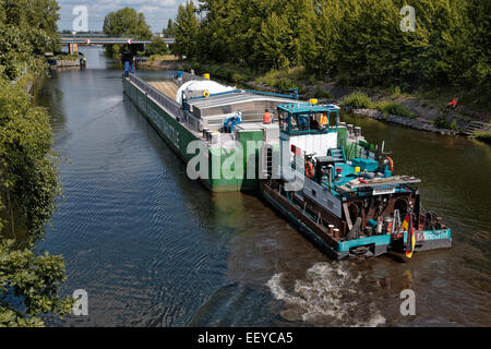 Berlin, Allemagne, une turbine à gaz de Siemens sur l'BEHALA-Schwergutshuttle Banque D'Images