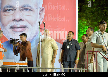 AHMEDABAD, Gujarat/INDE - Mai 20 : Gujarat Ministre principal et premier ministre candidat Narandra Modi répondre rallye avec Amit Shah après avoir remporté un énorme majorité dans les sondages à Maninagar Lok Sabha le 20 mai 2014 à Ahmedabad, Inde. Banque D'Images