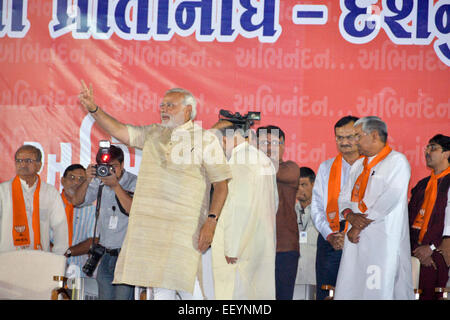 AHMEDABAD, Gujarat/INDE - Mai 20 : Gujarat Ministre principal et premier ministre candidat Narandra Modi répondre rallye avec Amit Shah après avoir remporté un énorme majorité dans les sondages à Maninagar Lok Sabha le 20 mai 2014 à Ahmedabad, Inde. Banque D'Images