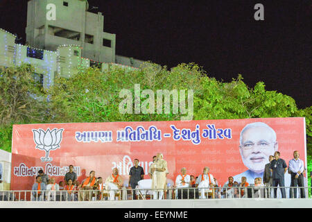 AHMEDABAD, Gujarat/INDE - Mai 20 : Gujarat Ministre principal et premier ministre candidat Narandra Modi répondre rallye avec Amit Shah après avoir remporté un énorme majorité dans les sondages à Maninagar Lok Sabha le 20 mai 2014 à Ahmedabad, Inde. Banque D'Images