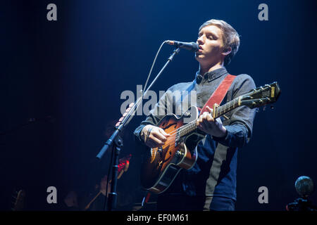 Chicago, Illinois, USA. 22 janvier, 2015. GEORGE musicien EZRA effectue vivent à l'UIC Pavilion à Chicago, Illinois © Daniel DeSlover/ZUMA/Alamy Fil Live News Banque D'Images