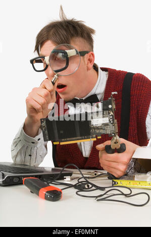 Technicien informatique ordinateur fixation Banque D'Images