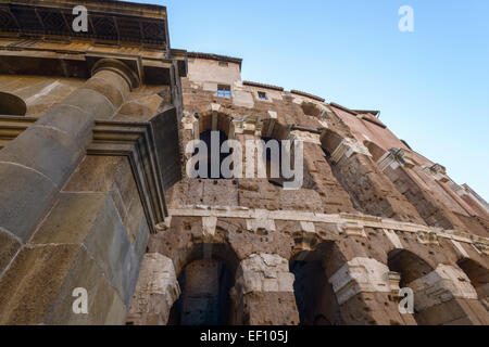 Les bâtiments et les ruines autour de marcello Theatre à Rome Italie Banque D'Images