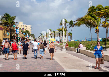 Hollywood Florida, North Broadwalk, promenade, chemin piétonnier, marche, plages de l'océan Atlantique, les entreprises, les visiteurs voyagent tour de touris Banque D'Images