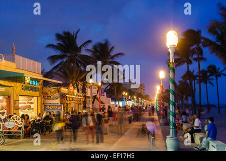 Hollywood Florida, North Broadwalk, promenade, chemin piétonnier, marche, plages de l'océan Atlantique, entreprises, restaurant restaurants repas ea Banque D'Images