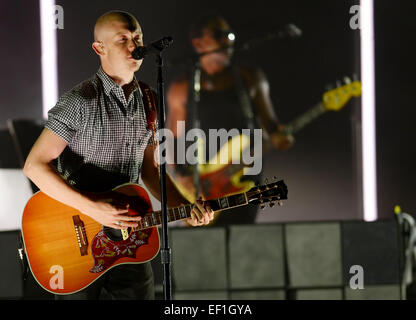 La mêlée d'effectuer au Hard Rock Live ! Dans le Seminole Hard Rock Hotel & Casino comprend : Isaac Slade Où : Hollywood, Florida, United States Quand : 22 Oct 2014 Banque D'Images