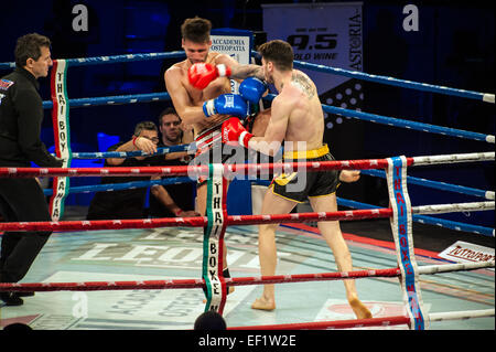 Torino, Italie. 24 janvier, 2015. Thai Box Mania - Prestige - Sentiljano Kakokai carte avant l'Italie contre Francesco Moricca Italie. Credit : Realy Easy Star/Alamy Live News Banque D'Images