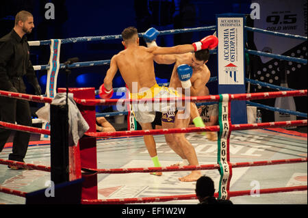 Torino, Italie. 24 janvier, 2015. Thai Box Mania Prestige   Farruku Alkid pré - Carte de l'Albanie VS Ismail Zahir Maroc. Credit : Realy Easy Star/Alamy Live News Banque D'Images