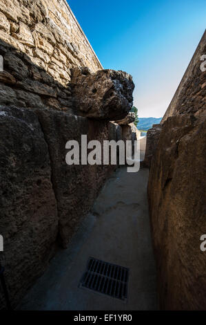 Dolmen de Viera, un tumulus mégalithique situé près près de Antequera, Malaga, Espagne. Banque D'Images