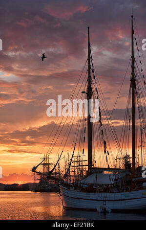 Un magnifique coucher de soleil en Nouvelle Galles du Sud au cours de l'été 2014 Tall Ship Race, Banque D'Images