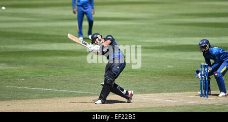 25.01.2015. Dundedin, Nouvelle-Zélande. Ross Taylor. Un jour de l'ANZ série international de cricket. Match 6 entre la Nouvelle-Zélande chapeau noir et le Sri Lanka à l'Ovale de l'Université de Dunedin. La Nouvelle-Zélande. Dimanche 25 janvier 2015. Banque D'Images