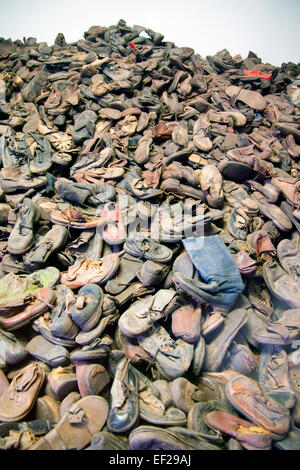 Chaussures de victimes affichées à Auschwitz, d'Auschwitz-Birkenau Memorial Museum. Banque D'Images