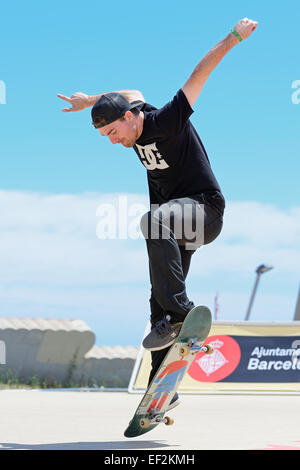 Barcelone - 28 juin : un skateur professionnel lors de la compétition de patinage artistique à LKXA Extreme Sports Jeux de Barcelone. Banque D'Images
