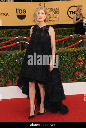 Los Angeles, Californie, USA. 25 Jan, 2015. Rosamund Pike participant à la 21e édition du TNT Screen Actors Guild Awards - Arrivals tenue au Shrine Auditorium à Los Angeles, Californie le 25 janvier 2015. 2015 : Crédit D. Long/Globe Photos/ZUMA/Alamy Fil Live News Banque D'Images