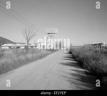 Bruxelles, Bxl, Belgique. 18 janvier, 2015. La Grèce, janvier 2015 vide et détruit des panneaux publicitaires et des panneaux publicitaires à côté de la route nationale principale entre Athènes et Thessalonique. La baisse de recettes publicitaires depuis le début de la crise n'est plus de 80  % par Wiktor Dabkowski © Wiktor Dabkowski/ZUMA/Alamy Fil Live News Banque D'Images