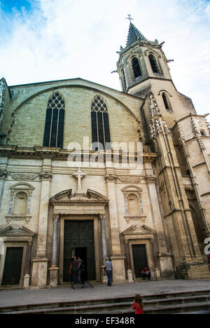 La Cathédrale Saint Siffrein, Carpentras, Provence, France Banque D'Images