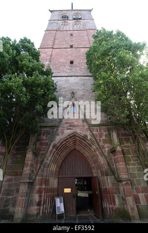 L'église protestante est situé dans la vieille ville de Bad Hersfeld. Le clocher de l'église est un site remarquable de la ville. Photo : Klaus Nowotnick Date : 8 août 2014 Banque D'Images