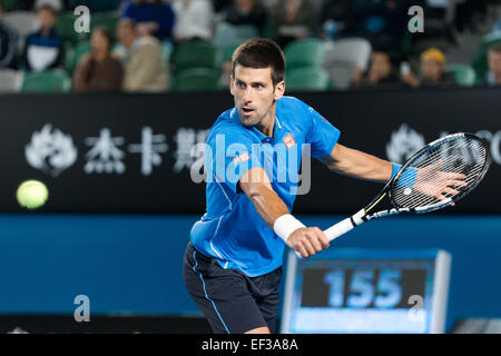 Melbourne, Australie. 26 janvier, 2015. Graines 1er Novak Djokovic (SRB) en action dans un 4ème match contre Gilles Muller (LUX) Le huitième jour de l'Australian Open 2015 Tournoi de tennis du grand chelem à Melbourne Park, Melbourne, Australie. Bas Sydney/Cal Sport Media. Credit : csm/Alamy Live News Banque D'Images