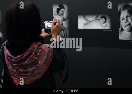 Kibbutz Lochamei Hagetaot, Israël. 26 janvier, 2015. L'United States Holocaust Memorial Museum's exposition itinérante "Médecine mortel : Création de la Race', s'ouvre pour afficher à la maison des combattants du ghetto Museum à Kibbutz Lochamei Hagetaot, le kibboutz des combattants du ghetto, dans l'ouest de la Galilée. L'exposition examine l'utilisation de la science nazie pour légitimer la persécution, l'assassinat et de génocide. Credit : Alon Nir/Alamy Live News Banque D'Images