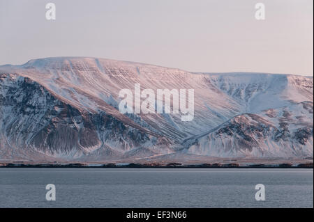 Le mont Esja, Reykjavik, Islande. Banque D'Images