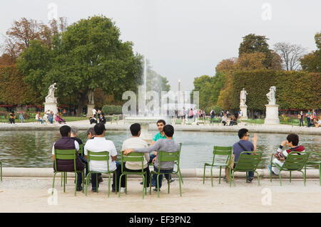 Fontaine dans le Jardin des Tuileries, Paris, France. Banque D'Images