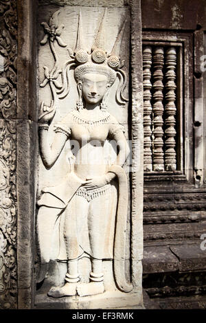 L'Apsara - sculpture sur pierre khmère à Angkor Wat, au Cambodge Banque D'Images