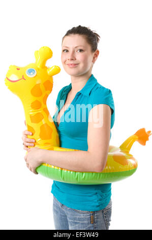 Femme avec enfant jouet de l'eau autour de sa taille Banque D'Images