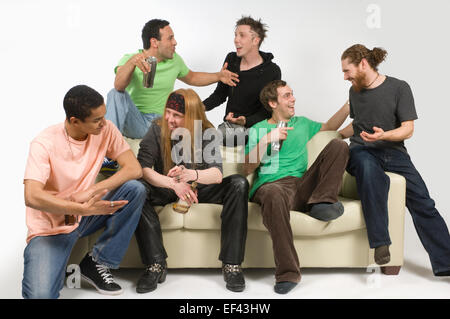 Groupe d'amis à socialiser Banque D'Images