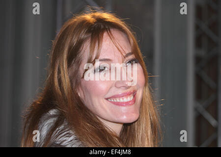 Paris, France. 26 janvier, 2015. Présentateur de télévision française, modèle et chanteuse Mareva Galanter assiste à la présentation d'Alexis Mabille printemps/été 2015 collection présentée lors de la fashion week Haute Couture de Paris, à Paris, France, 26 janvier 2015. Défilés Haute Couture Paris courir jusqu'au 29 janvier2015. Photo : Hendrik Ballhausen /dpa - PAS DE FIL - SERVICE/dpa/Alamy Live News Banque D'Images