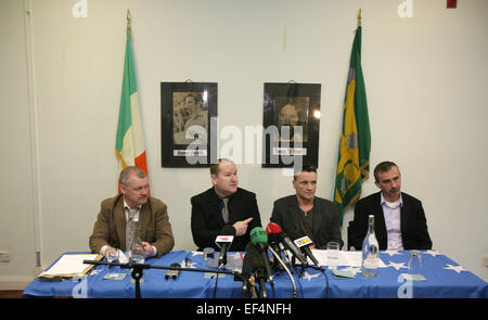 Ancien AIDN (Armée de libération nationale irlandaise) prisonniers (de gauche à droite) Gerard Murray, Martin, Willie Gallagher et McNangle Banque D'Images