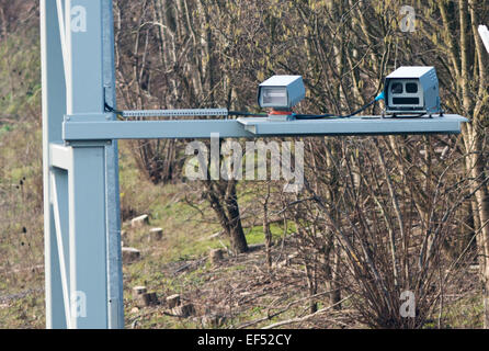 Pic montre la nouvelle application numérique Office des voies, des systèmes de caméras ou caméras sur le Hadecs article Enfield de la M25 fermer Banque D'Images