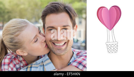 Image composite de jeune femme hanche copain baiser sur la joue Banque D'Images