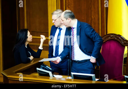 Kiev, Ukraine. 27 Jan, 2015. Les préparatifs sont en cours pour la réunion. -- Verkhovna Rada de l'Ukraine aujourd'hui, le 27 janvier 2015, a publié une déclaration russe conférant le statut de 'État agresseur', et obtenir la reconnaissance de l'échappée de Donetsk et Lougansk République populaire des organisations terroristes. Le document a été adopté aujourd'hui lors d'une session extraordinaire de la Verkhovna Rada, l'initiative a soutenu 271 MP. Son projet présenté sous des "Aide" Gopko Anna. Crédit : Igor Golovnov/Alamy Live News Banque D'Images