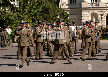 L'orchestre polonais bataillon militaire défilé KRWP Banque D'Images