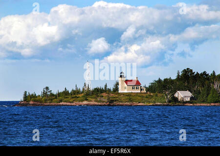 Phare de Copper Harbor à Keweenaw Peninsula sur le lac supérieur dans le parc historique d'État de Fort Wilkins, Upper Peninsula Michigan, Keweenaw County USA. Banque D'Images