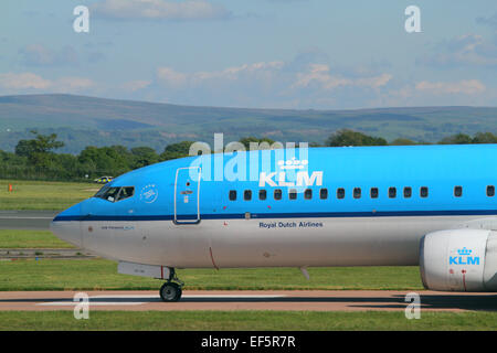 KLM Boeing 737-8K2 PH-BXZ AVION L'aéroport de Manchester en Angleterre 14 Mai 2014 Banque D'Images